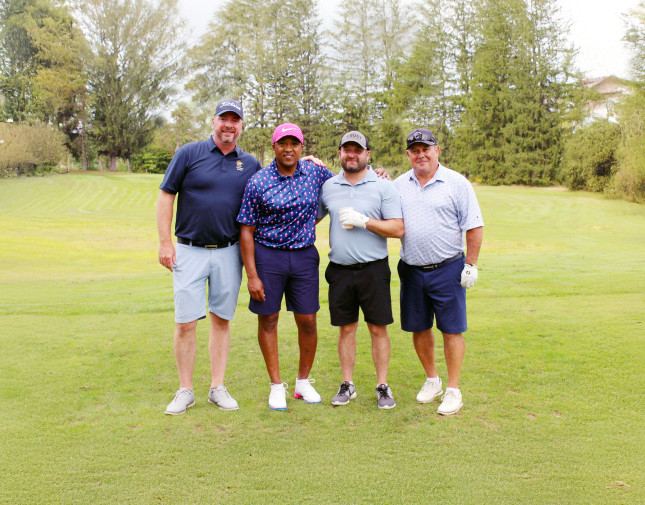 golf pic with green grass under