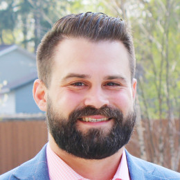 Garrett Owen headshot