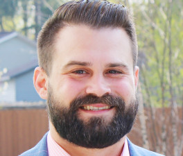 Garrett Owen headshot
